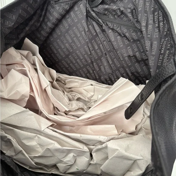 Steve Madden Black Tote Bag - Picture 6 of 9